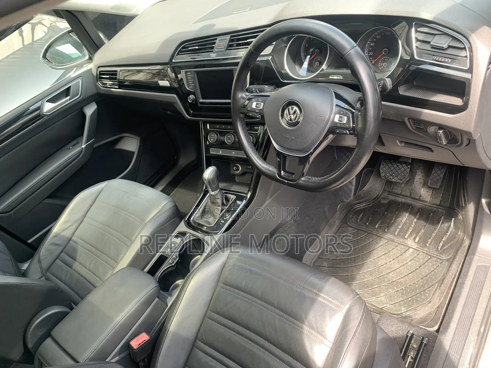 Volkswagen Touran 2017 Gray