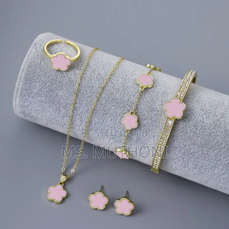 Trendy Hot Floral Ladies Jewellery Set