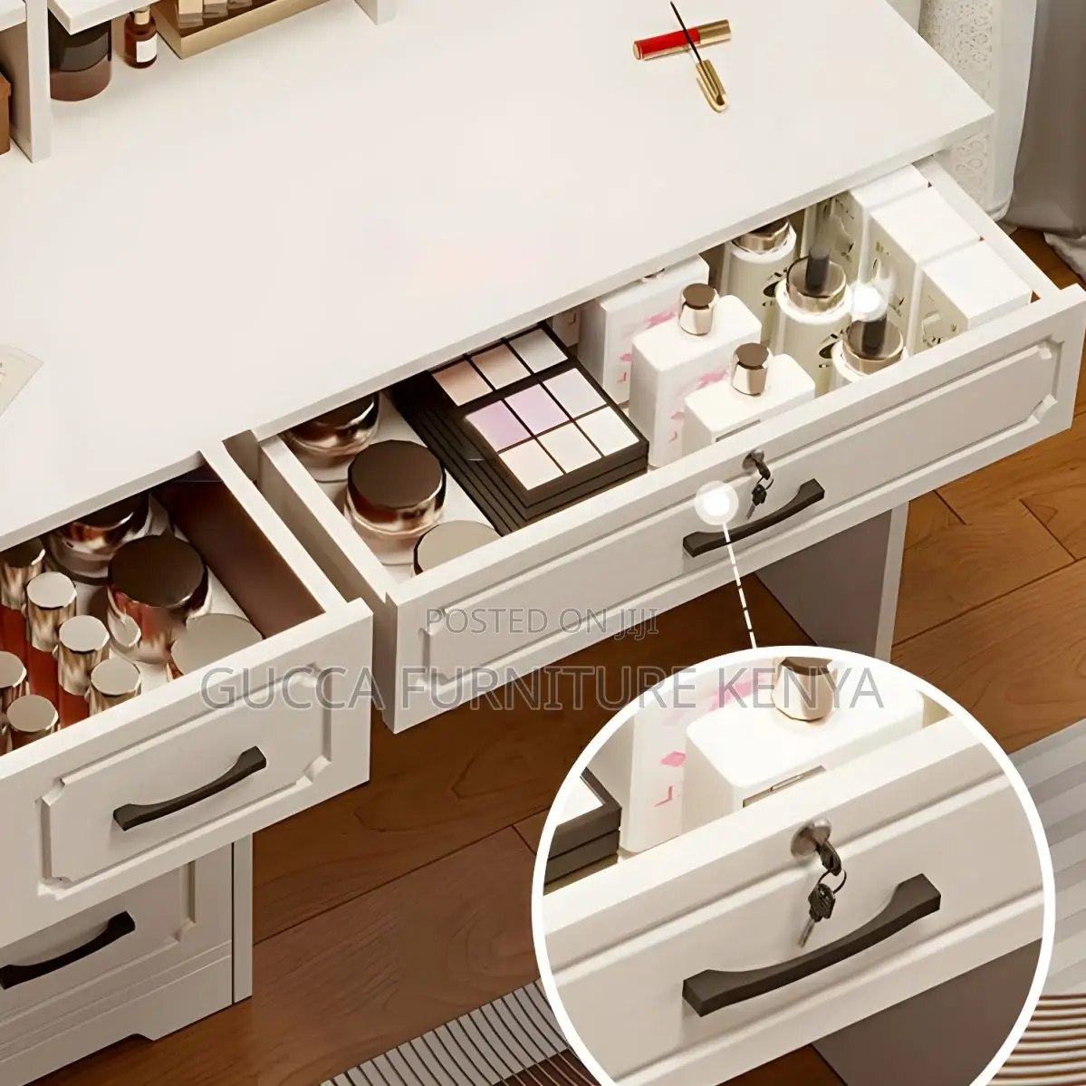 Dressers: Classy Bedroom Dressing Table With Round Mirror