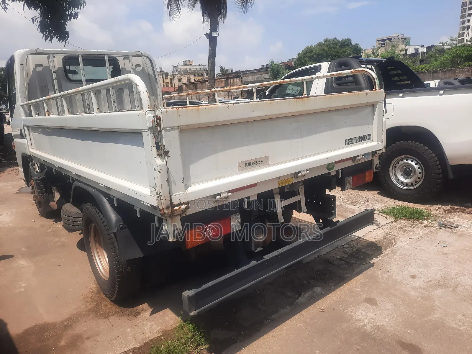 Mitsubishi Canter 2018 White
