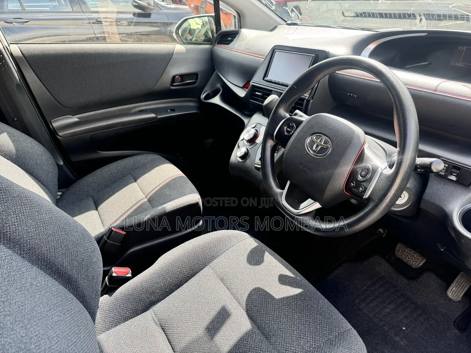 Toyota Sienta 2018 White