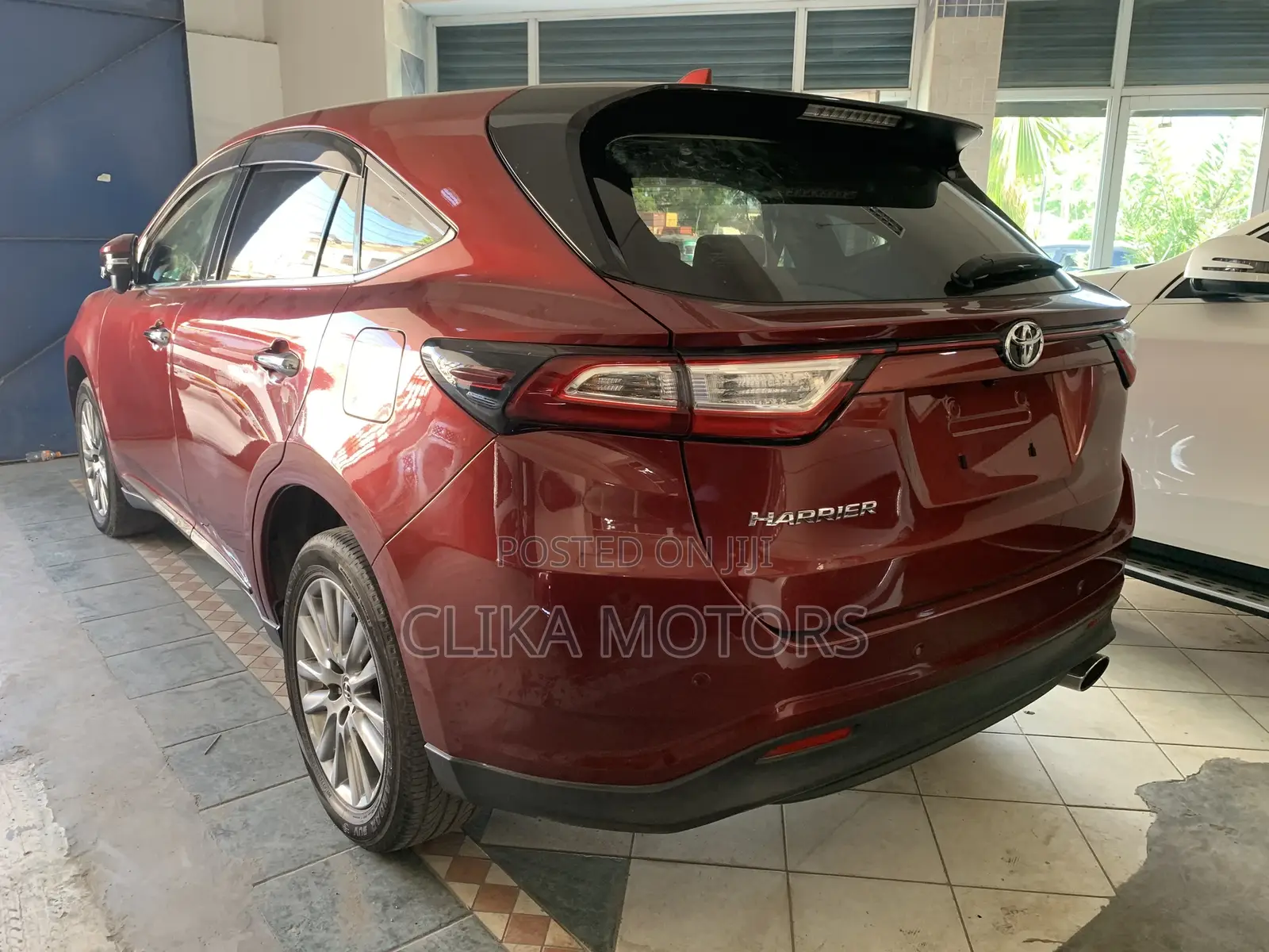 Toyota Harrier 2.0 4WD 2017 Red