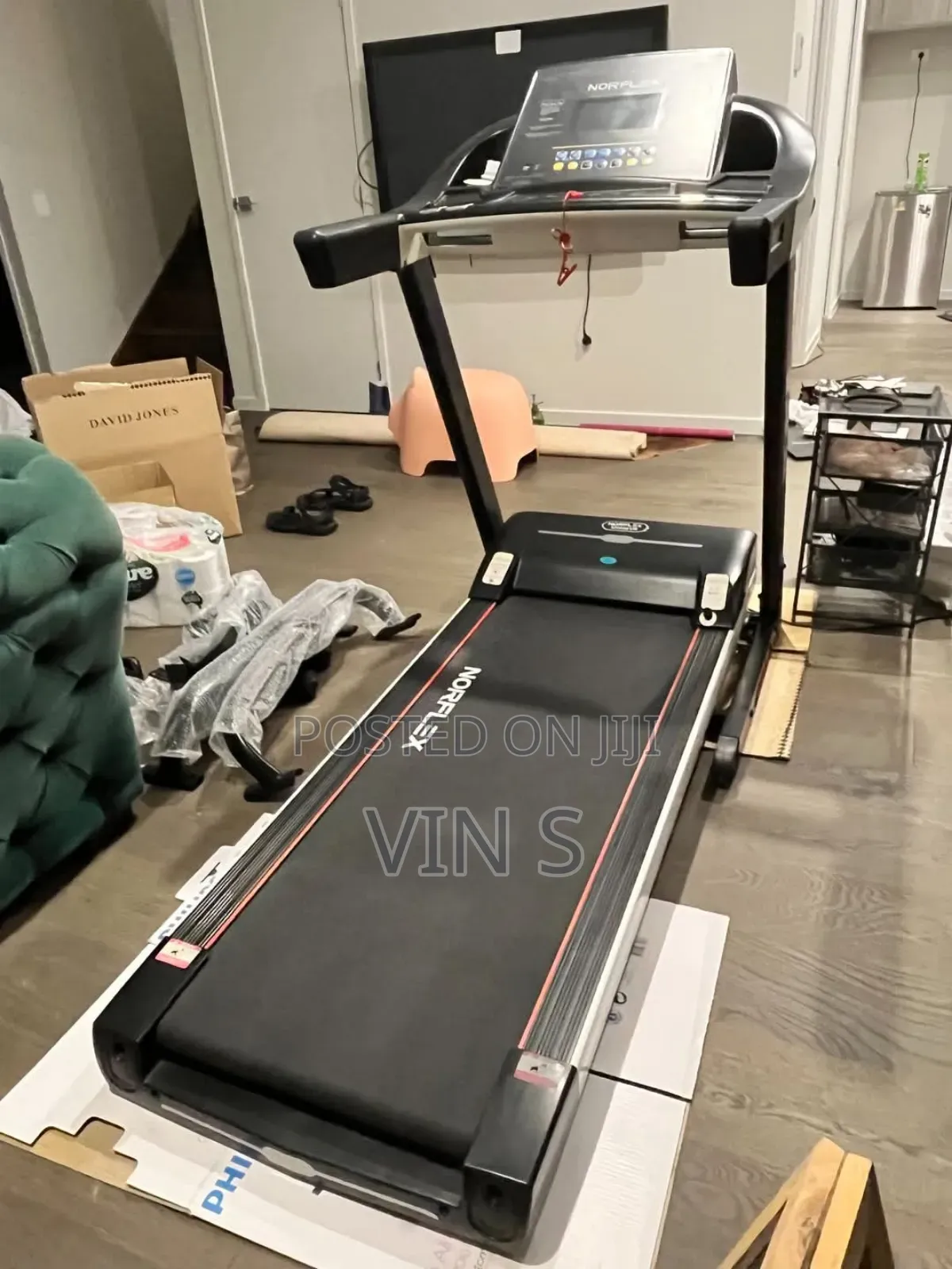 Treadmill~Trěadmill,Trėadmill,Treãdmill_treàdmill" Treădmill
