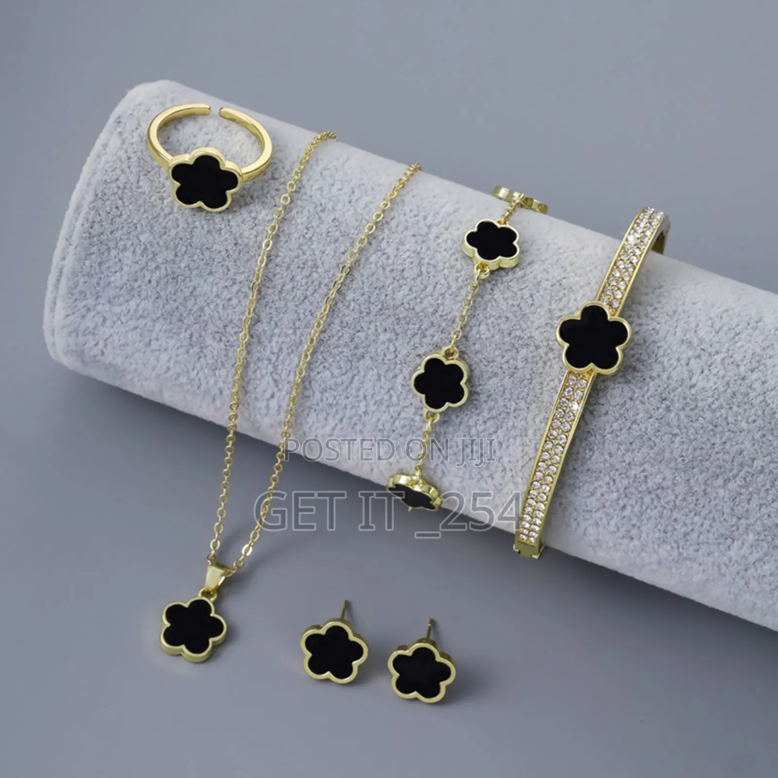 *Trendy Hot Floral Ladies Jewellery Set