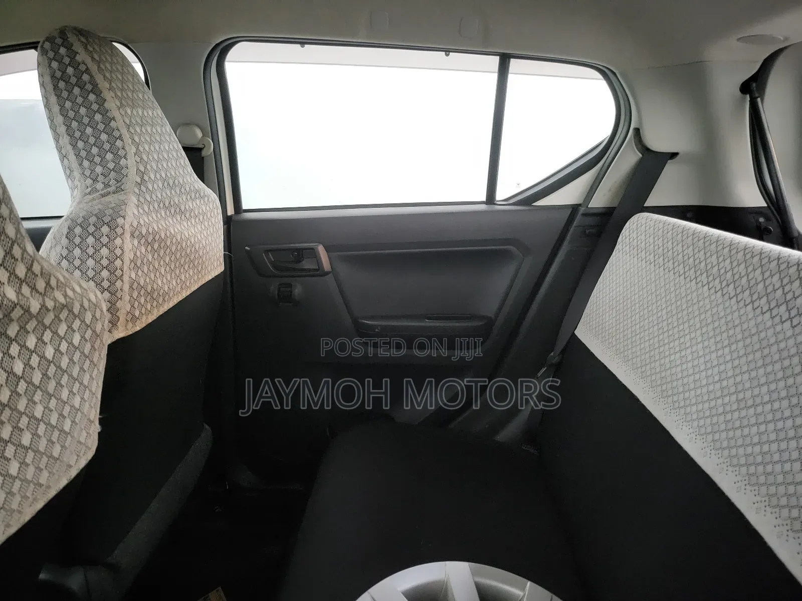 Daihatsu Mira 2017 White
