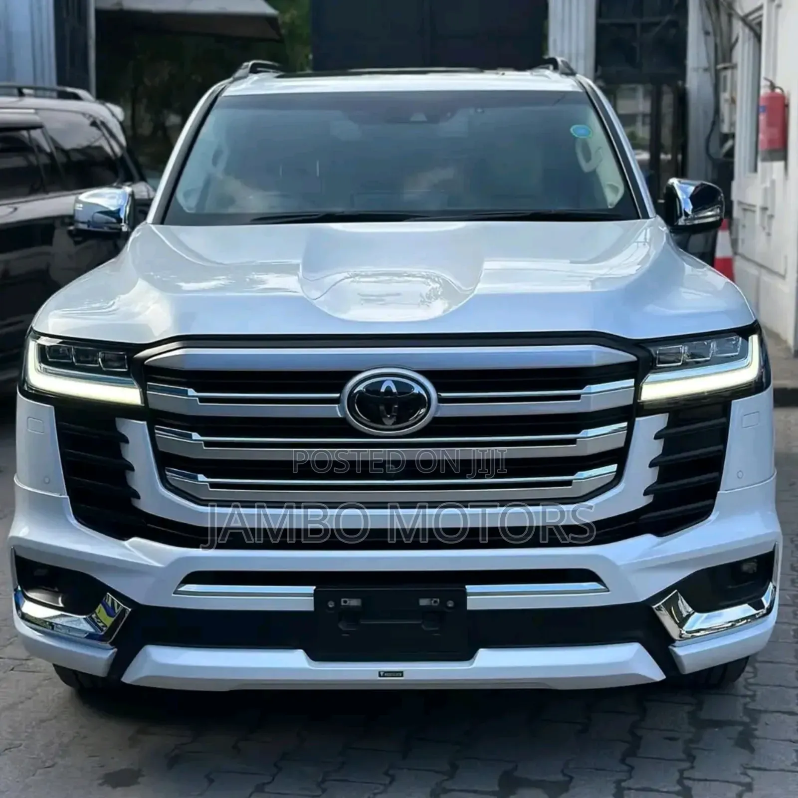 Toyota Land Cruiser 2023 White