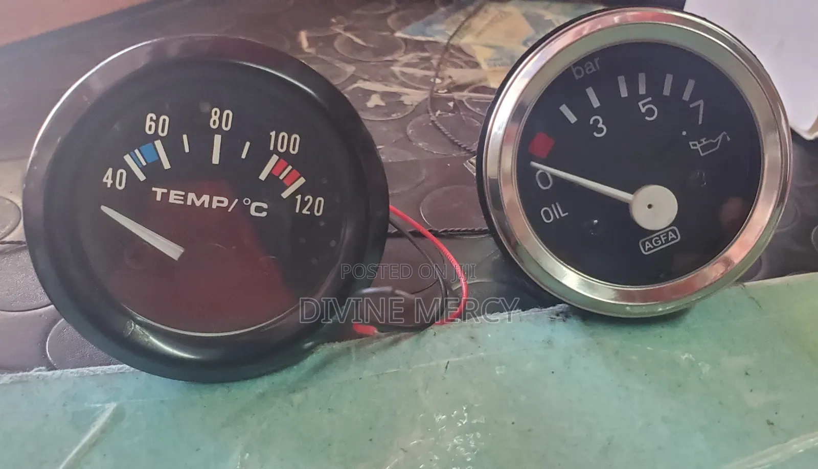 WATER ,SPEED,TEMPERATURE GAUGE/Oil Gauge
