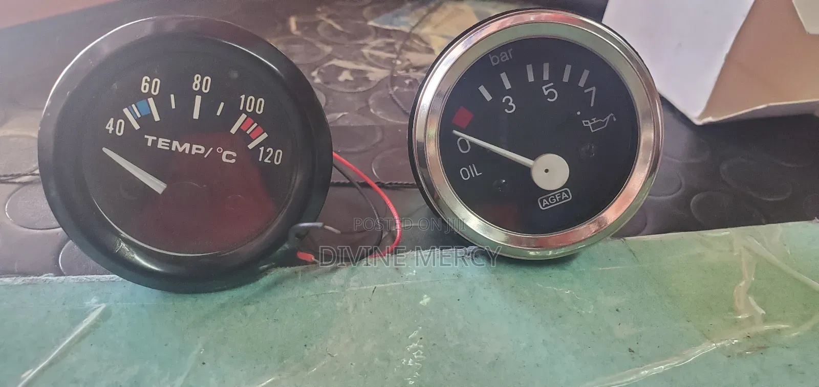WATER ,SPEED,TEMPERATURE GAUGE/Oil Gauge