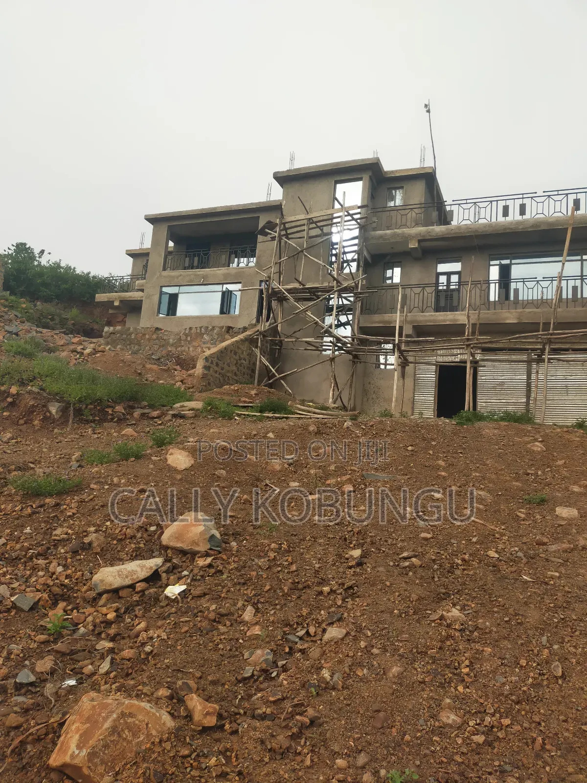 7bdrm House in Kapuonja for sale