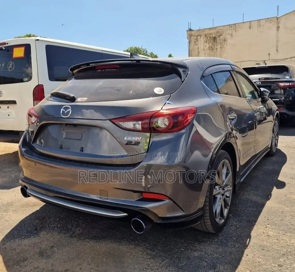 Mazda Axela 2017 Ivory