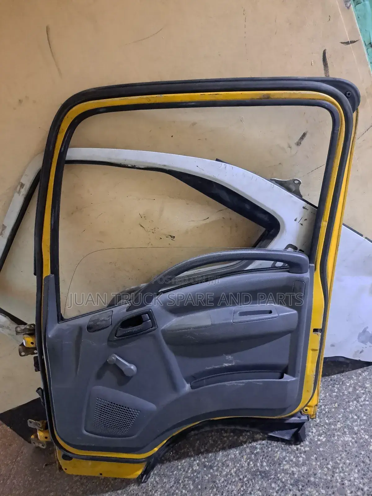 Isuzu NQR, NMR Door Assembly