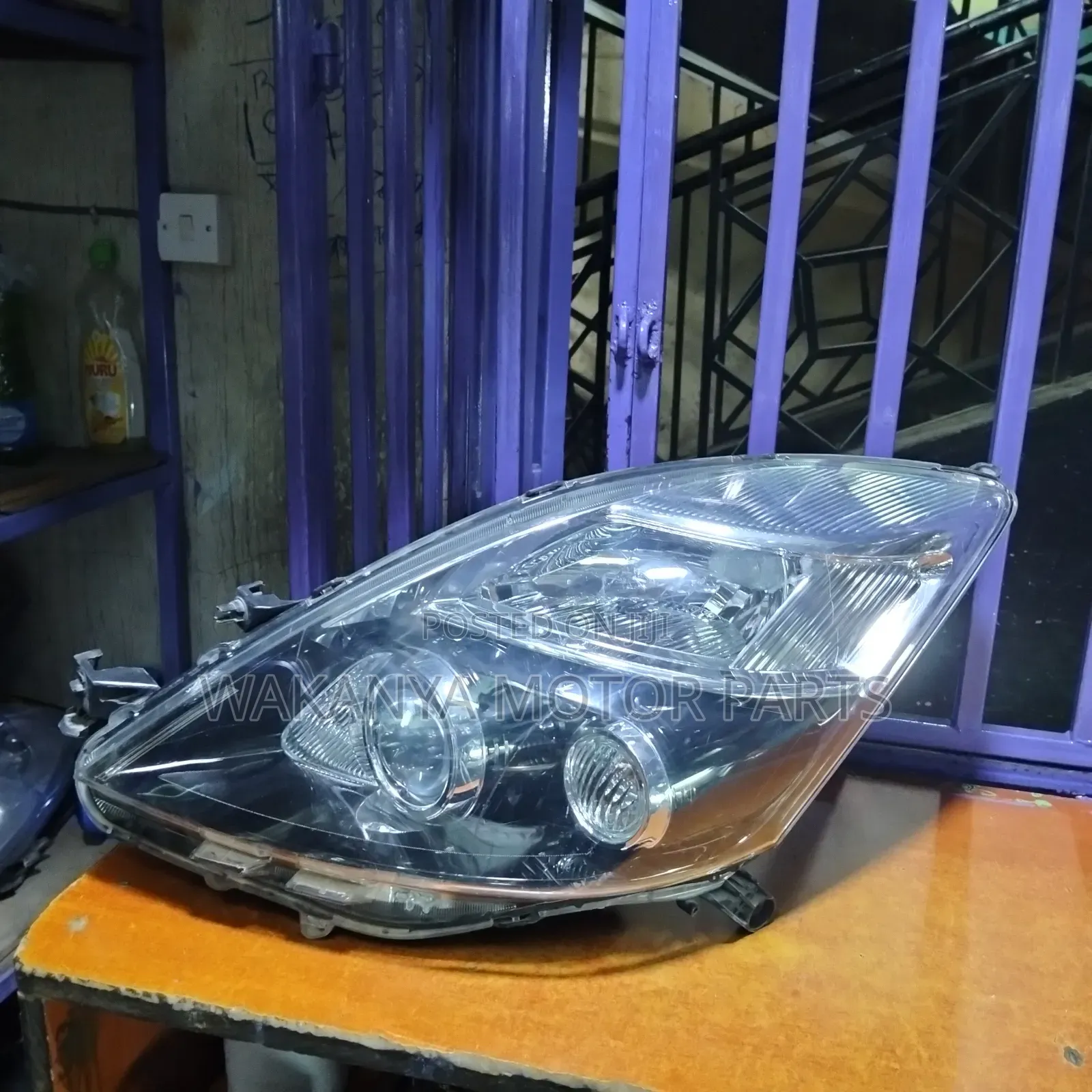 Toyota Isis 2012 Non Xenon Ex Japan Headlamp