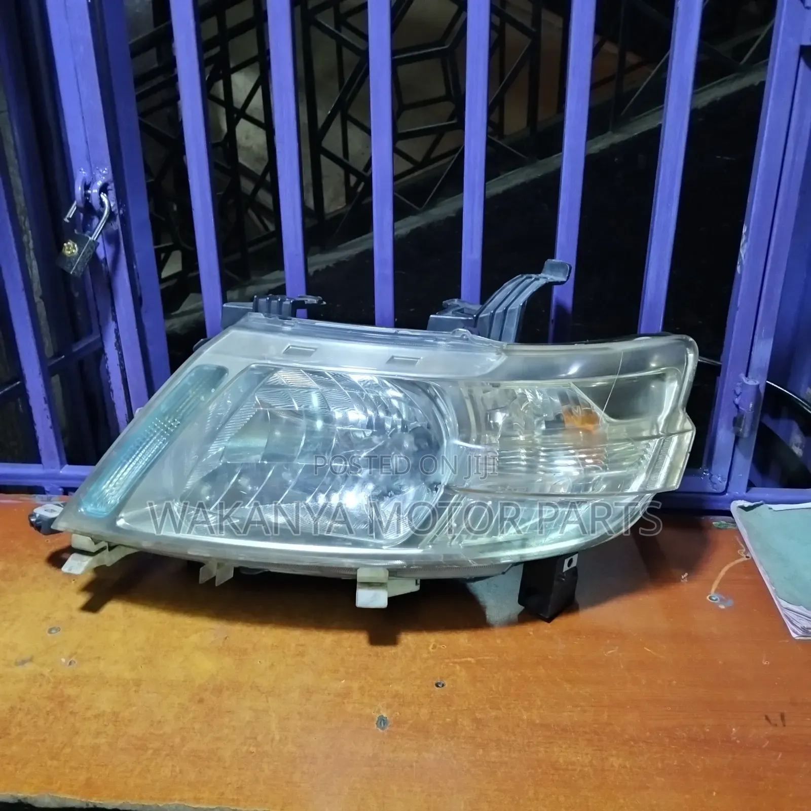 Nissan Serena Fc25/2005/2006 Xenon Shiny Ex Japan Headlamp