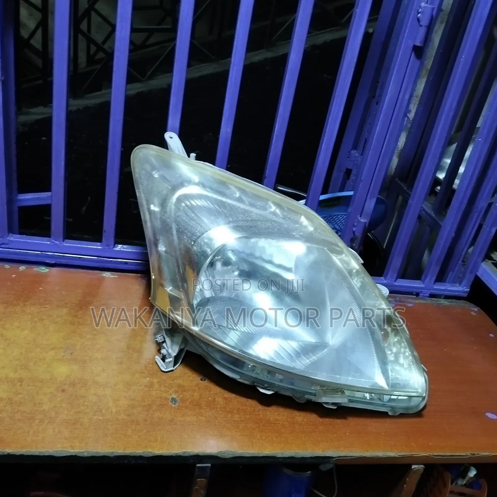 Toyota Passo Sette 2010 Non Zenon Headlight, Ex Japan
