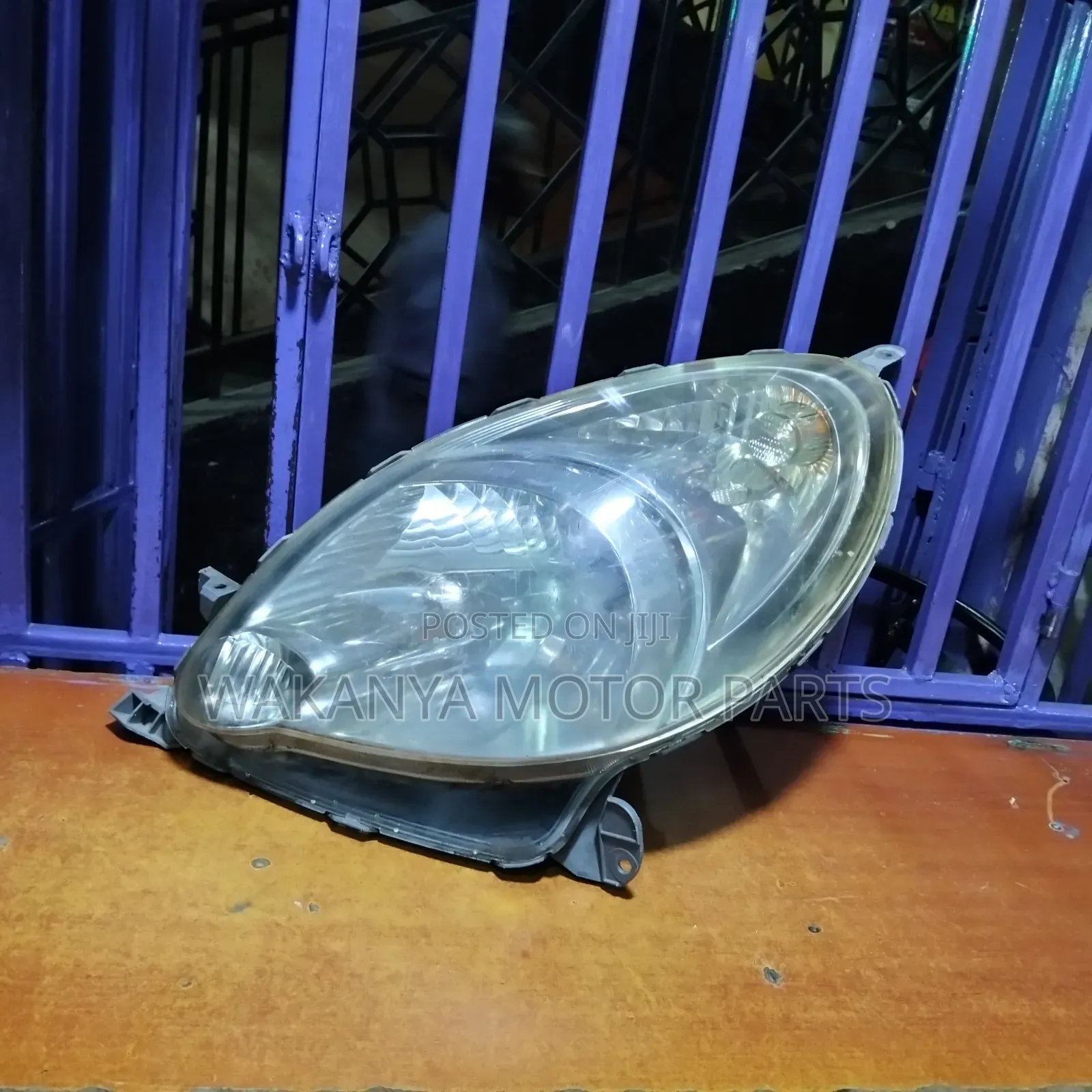 Toyota Funcargo Non Zenon Headlight Model 2004/2006