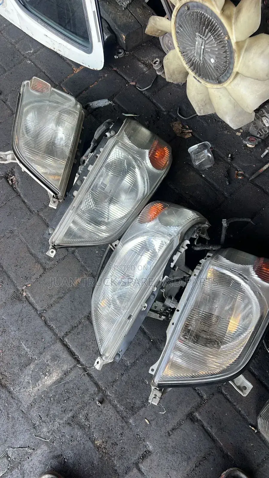 Toyota Dyna Headlight