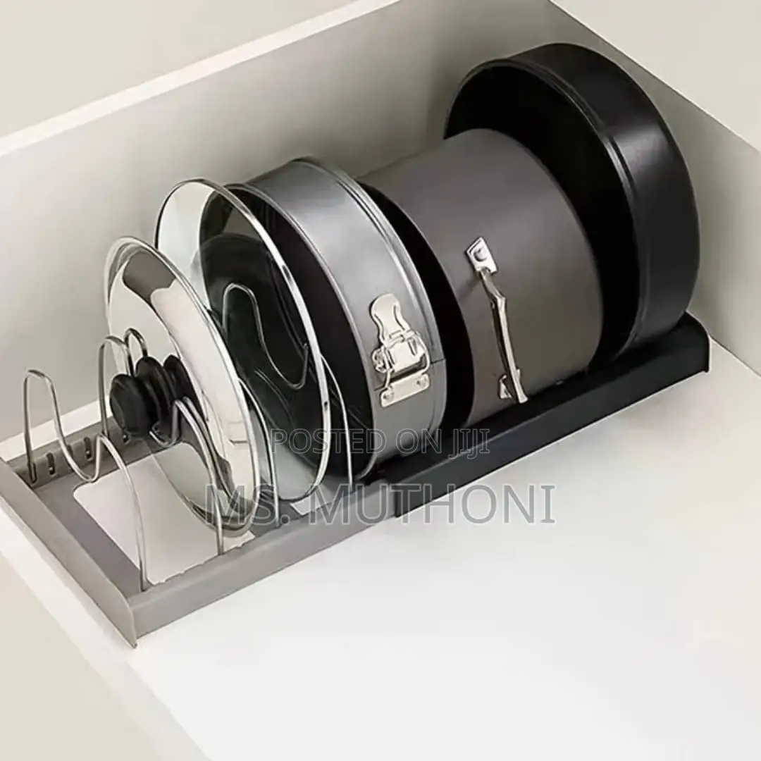 Retractable Pan/Lid Organizer.