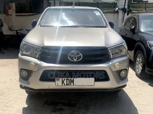 Toyota Hilux 2016 Gray