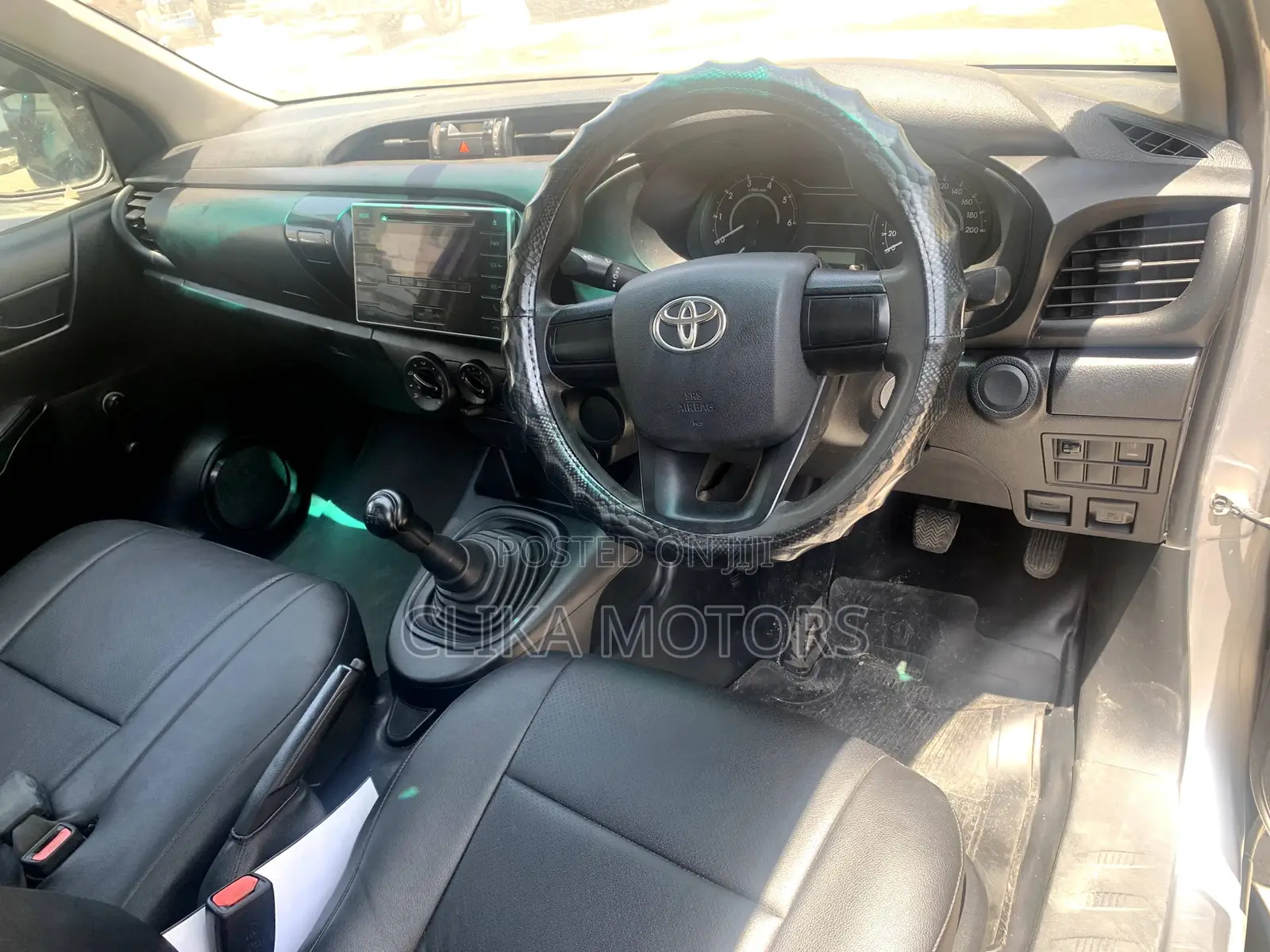 Toyota Hilux 2016 Gray