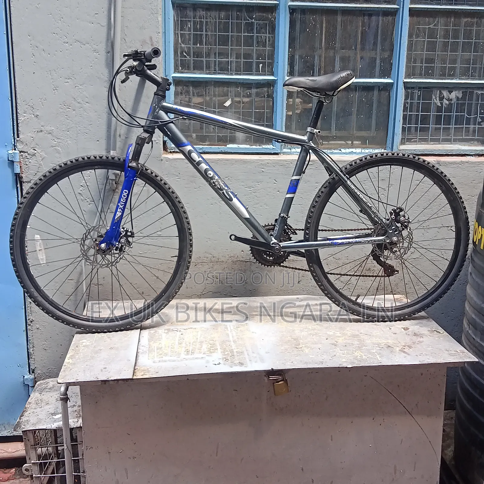 Ex Uk Size 26 Cross Bicycle With Dual Disc
