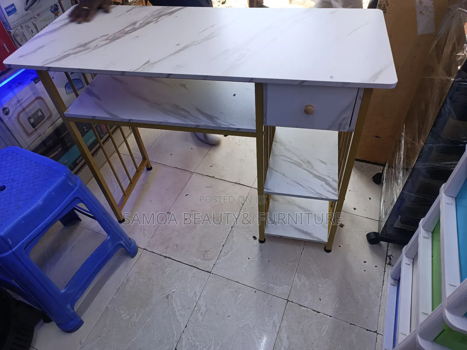 Nail Table