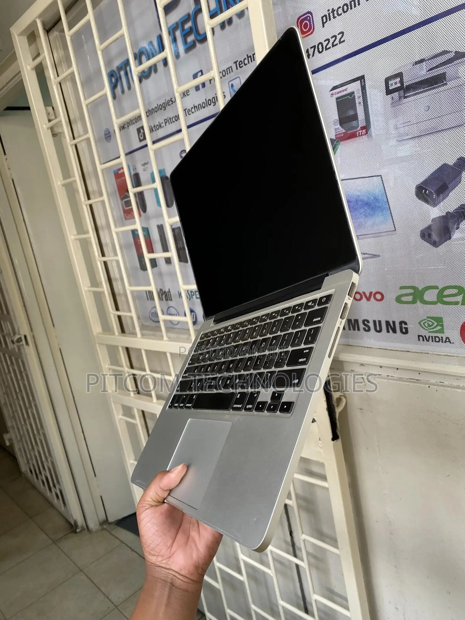 Laptop Apple MacBook Pro 2015 8GB Intel Core I5 SSD 128GB