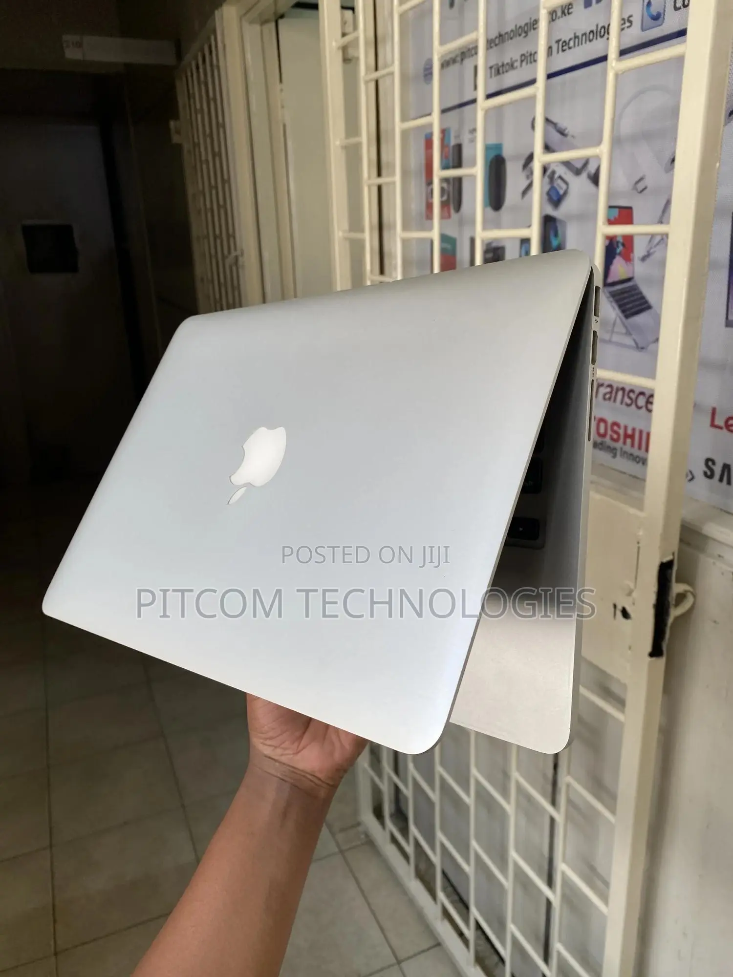 Laptop Apple MacBook Pro 2015 8GB Intel Core I5 SSD 128GB