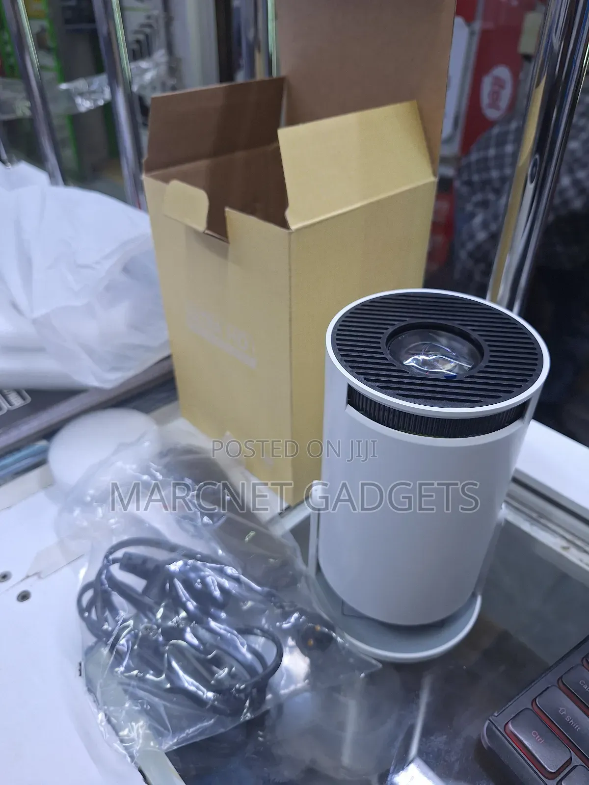 Home Entertainment Pro Android Livestream Smart Projector