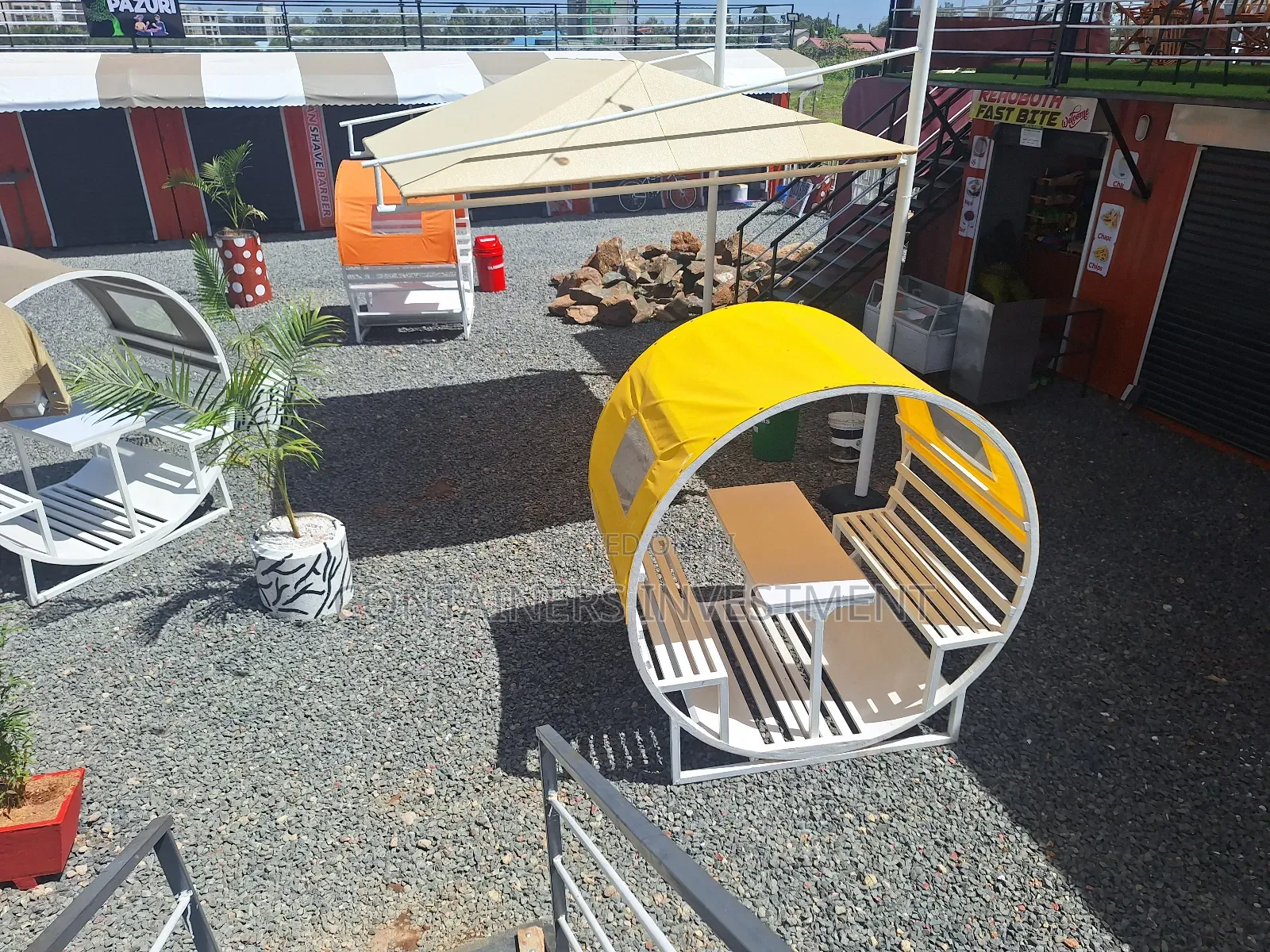 40ft Containers 4 Units Into A Container Shopping Centre.