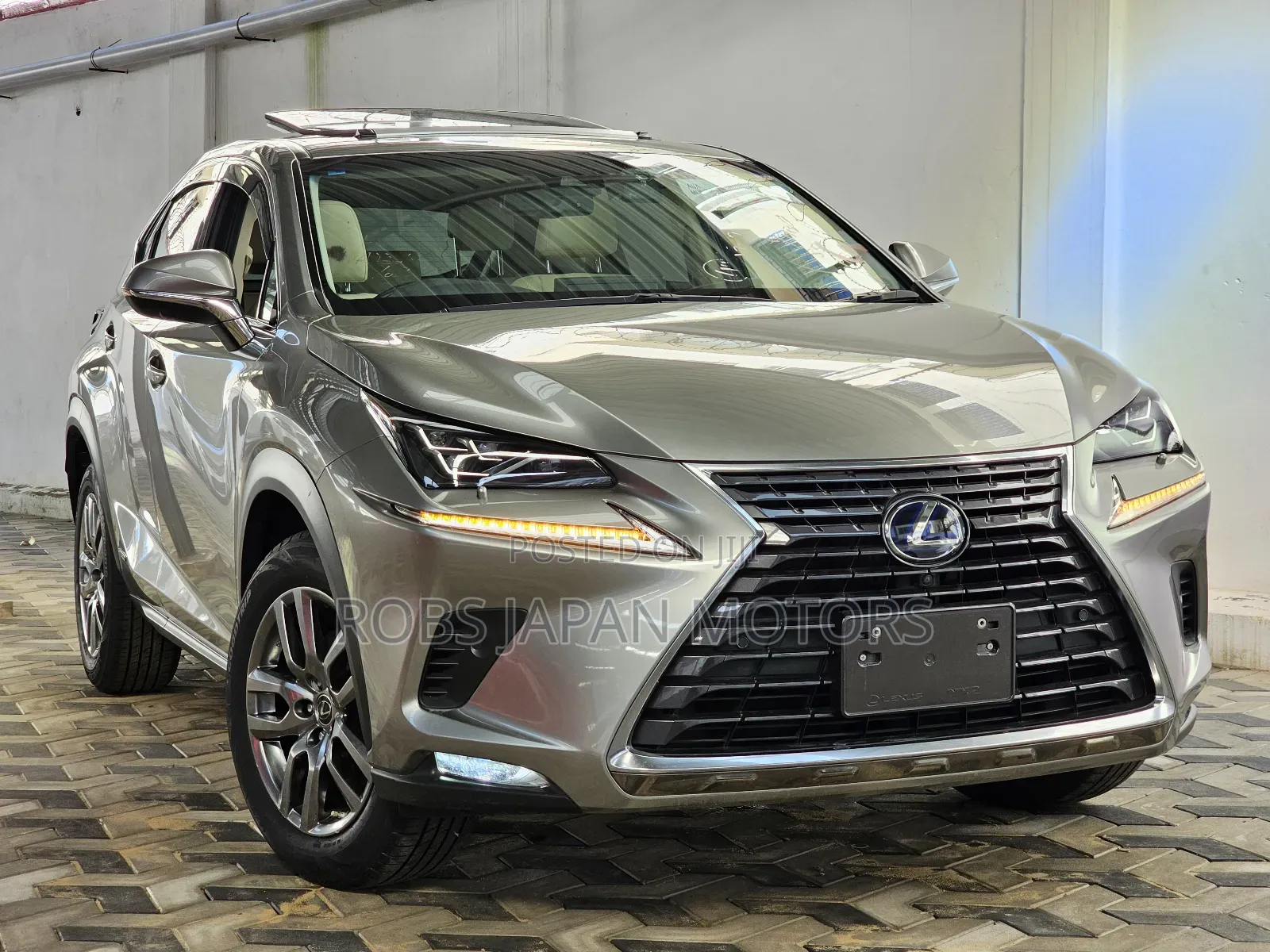 Lexus NX 300h AWD 2018 Gold