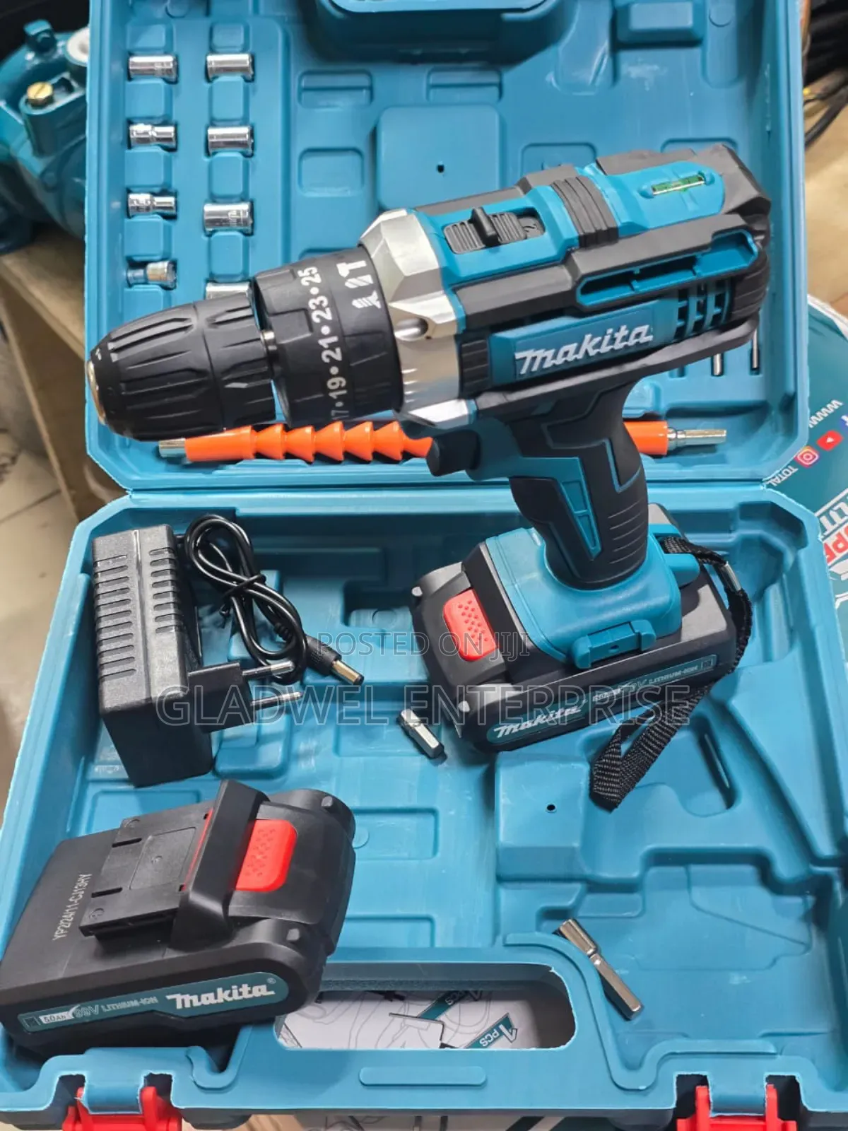Cordless Drill 36v Makita . Cordless Drill With Tool Kit