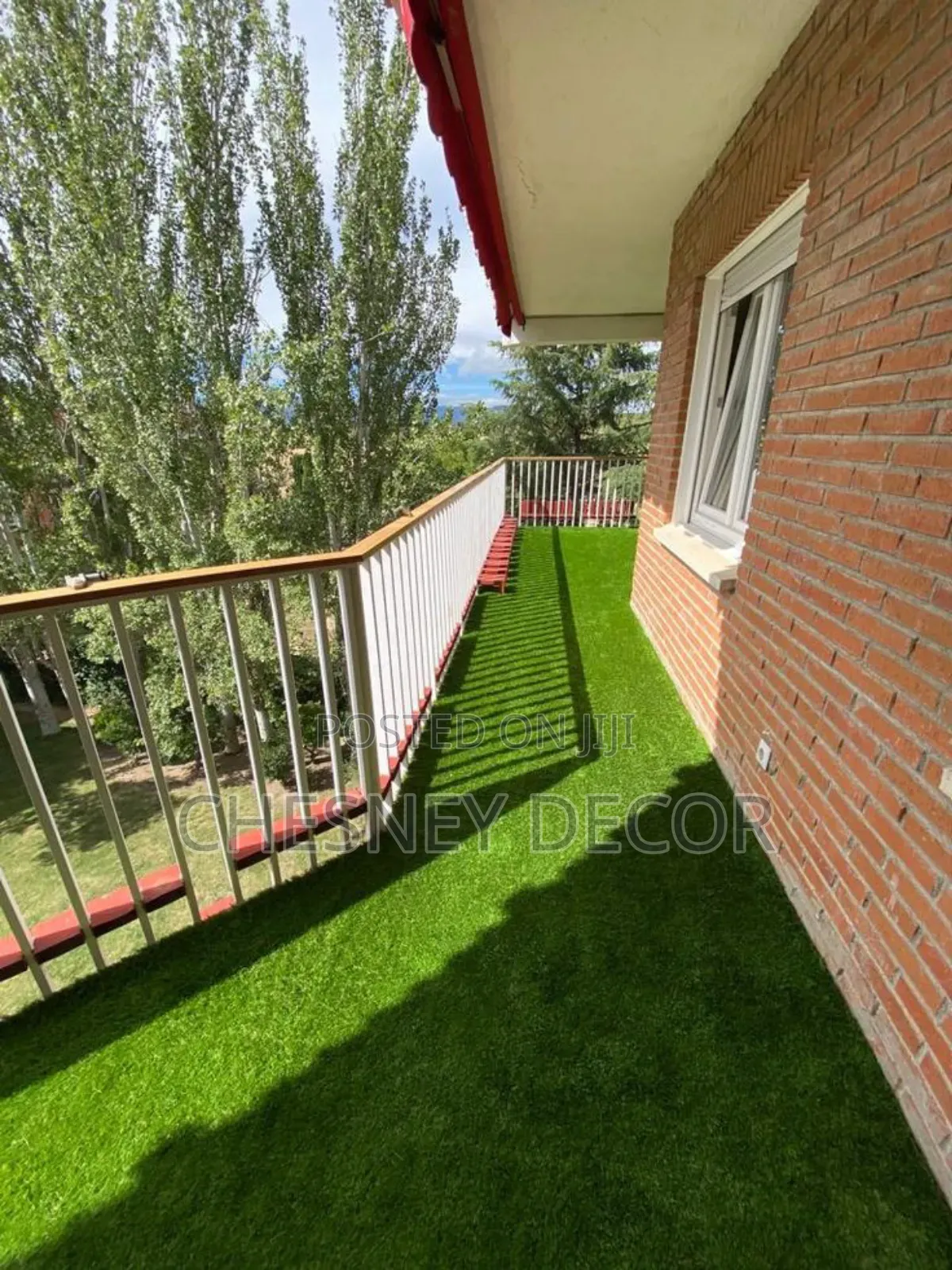 Art-Grass Covering House Balcony