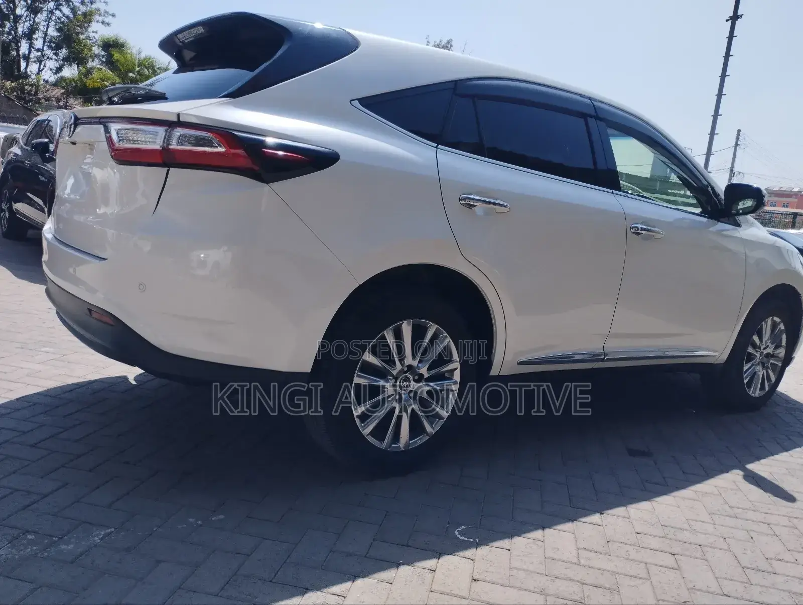 Toyota Harrier 2.0 4WD 2017 White