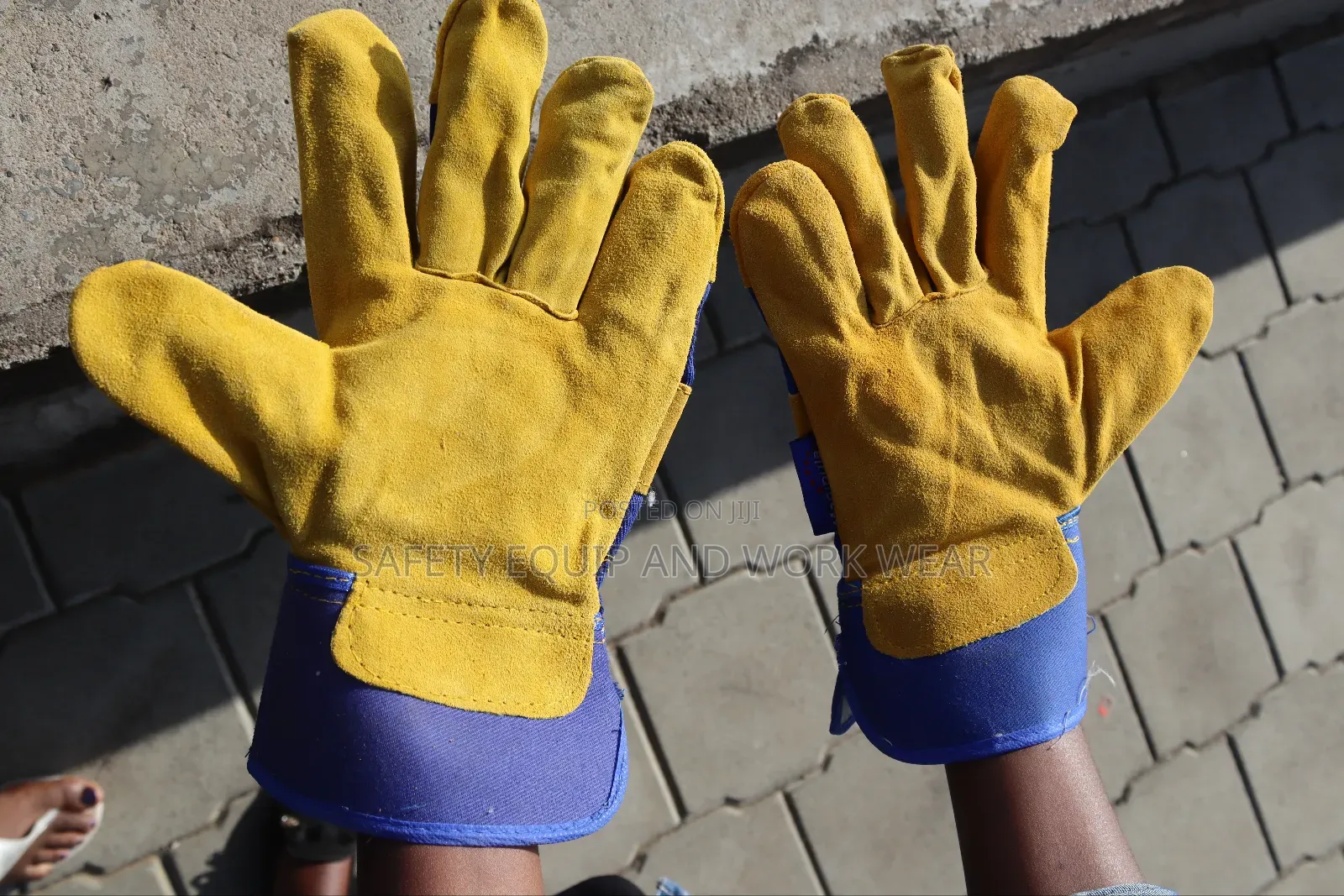 Sleek Leather Gloves