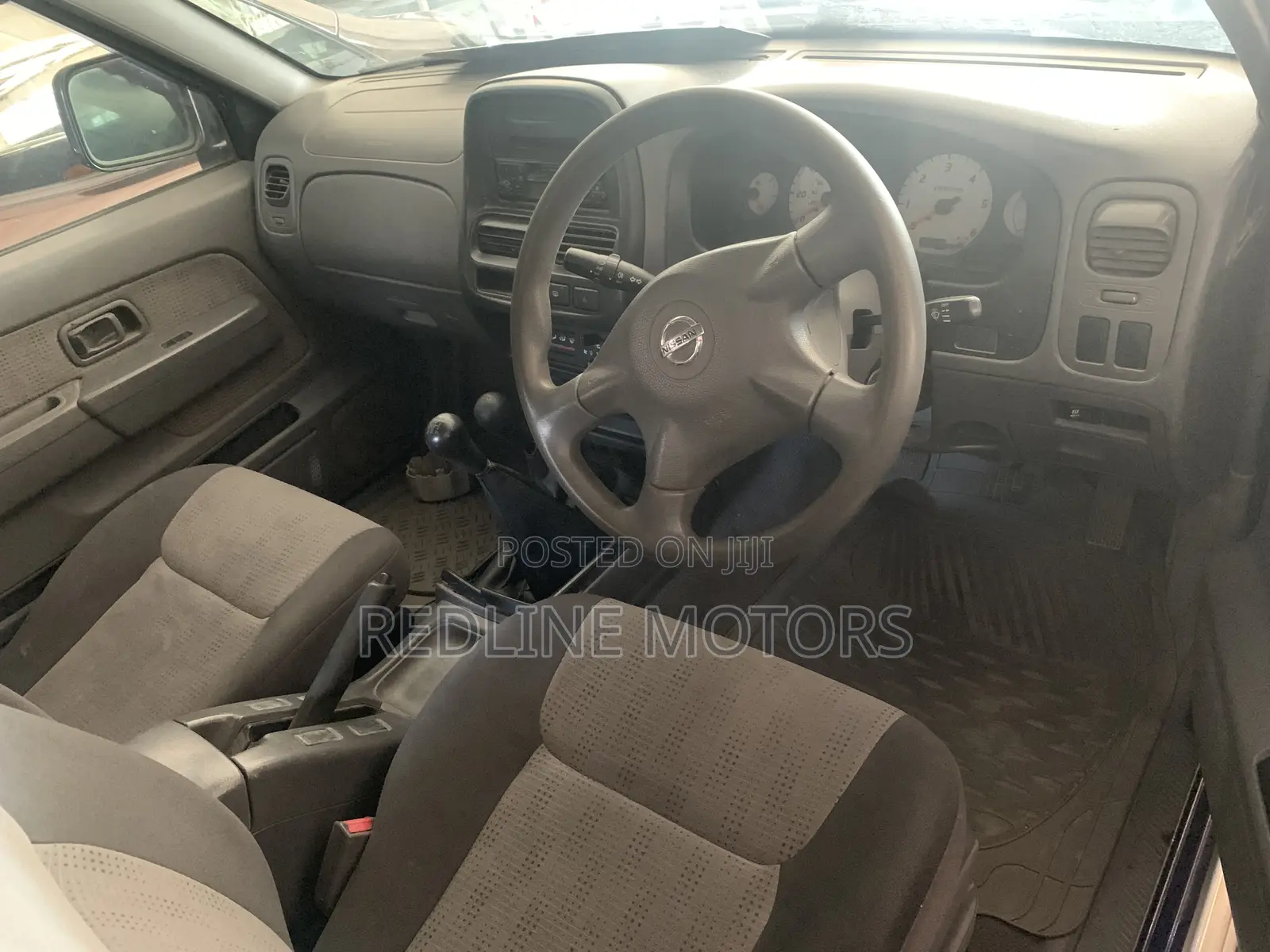 Nissan DoubleCab 2015 Blue