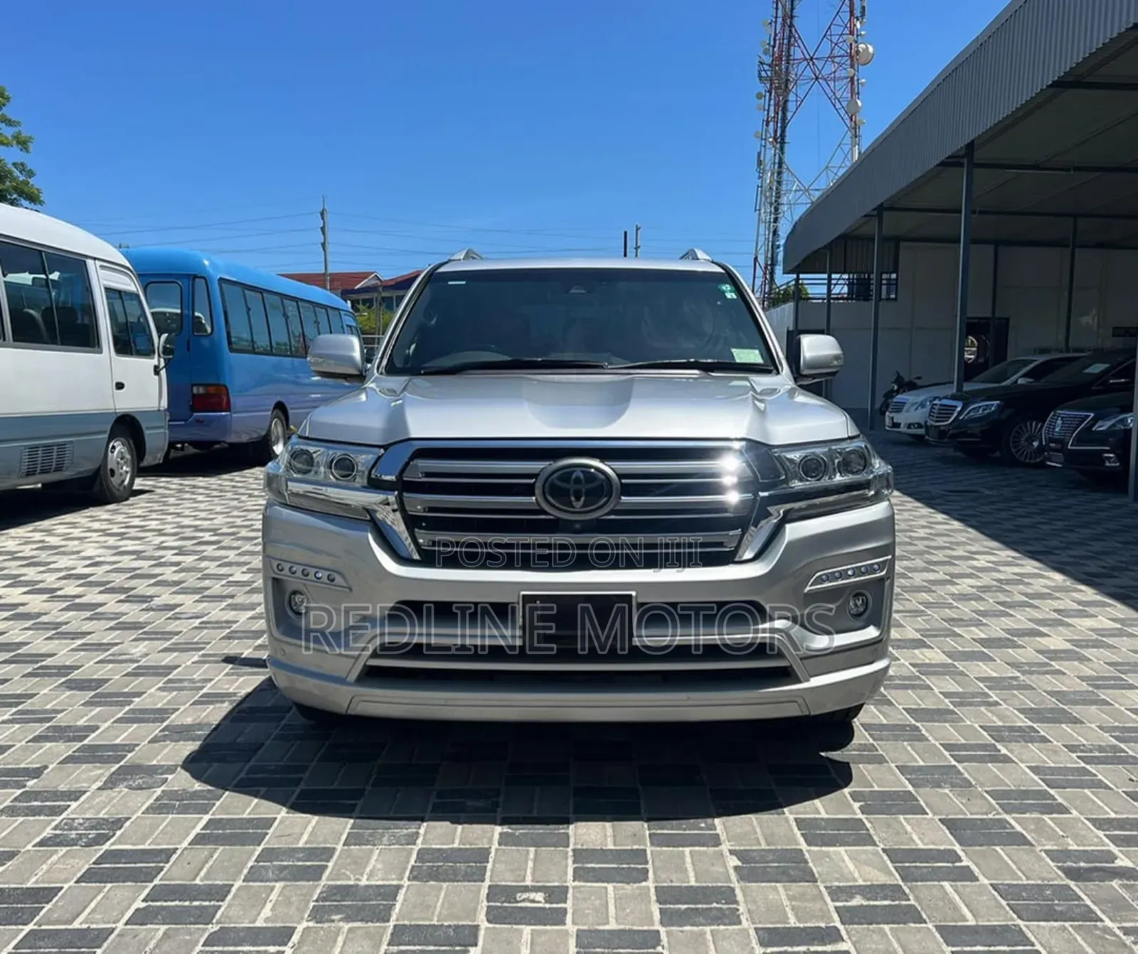 Toyota Land Cruiser 4.6 V8 ZX 2018 Silver