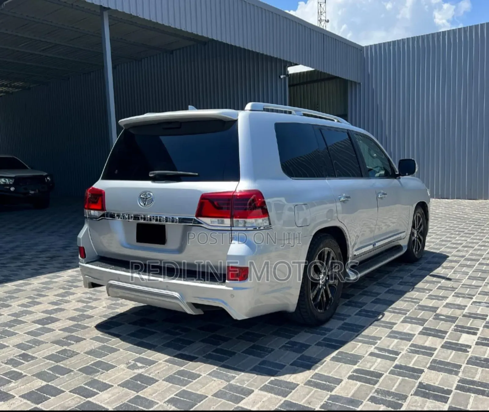 Toyota Land Cruiser 4.6 V8 ZX 2018 Silver