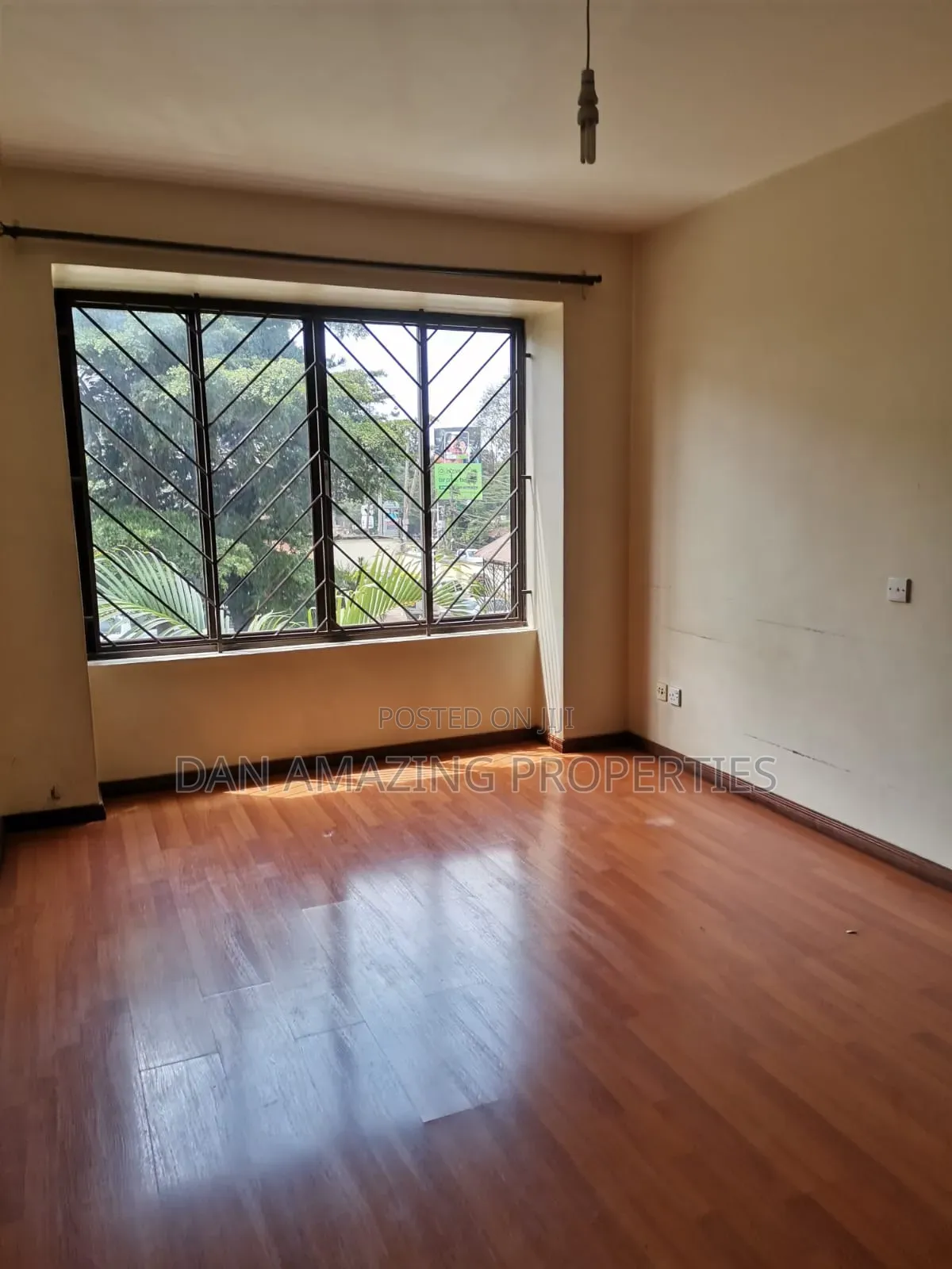 3bdrm Apartment in Kingara Rd Plus Dsq, Lavington for sale