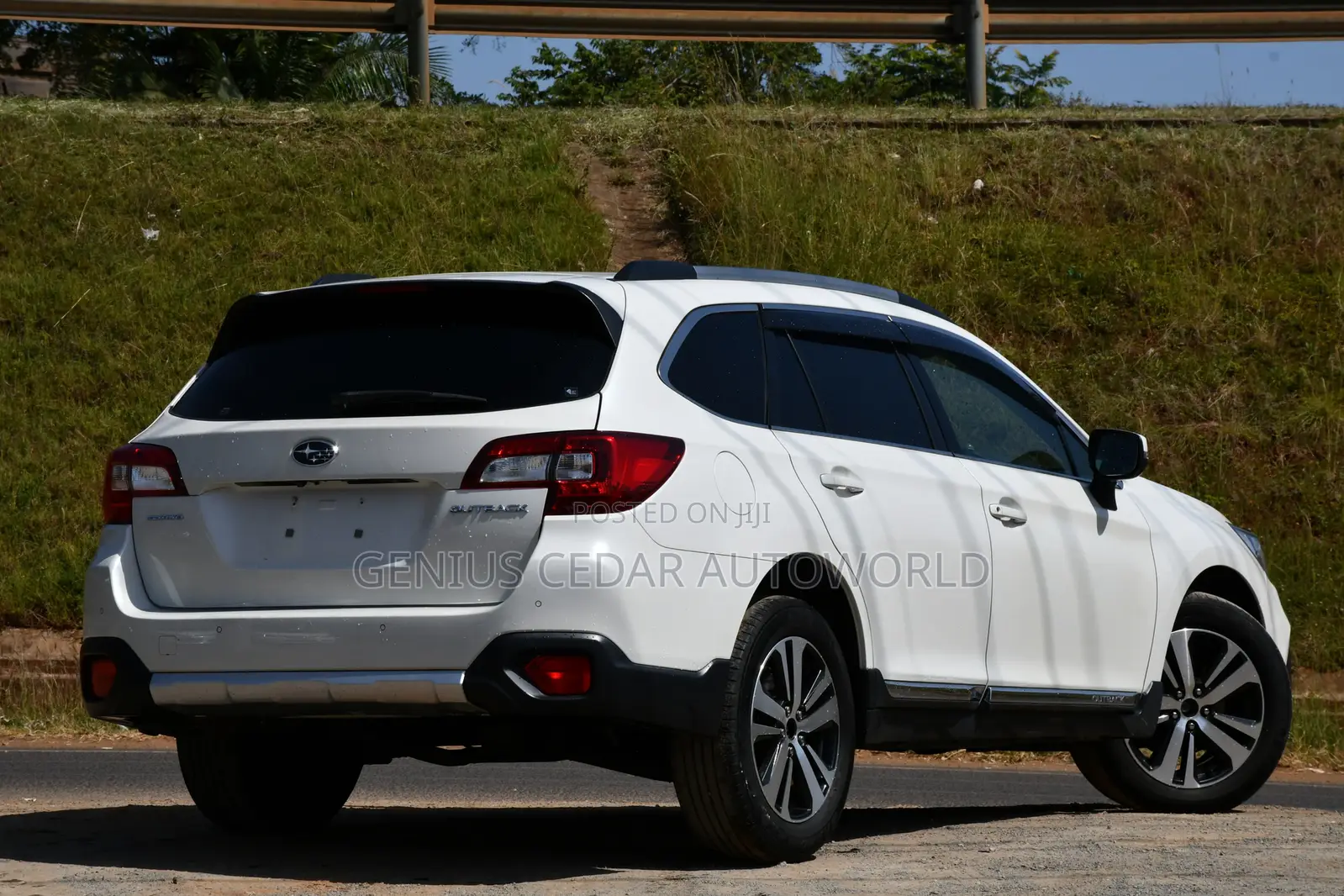 Subaru Outback 2.5i Premium AWD 2017 Pearl