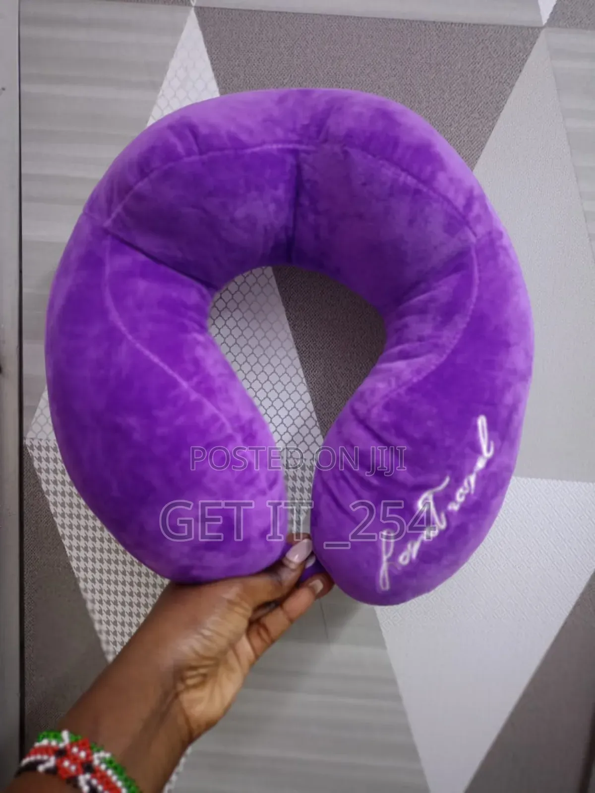 *Comfy Travelling Pillow*
〰Colours: Pink, Purple And Grey