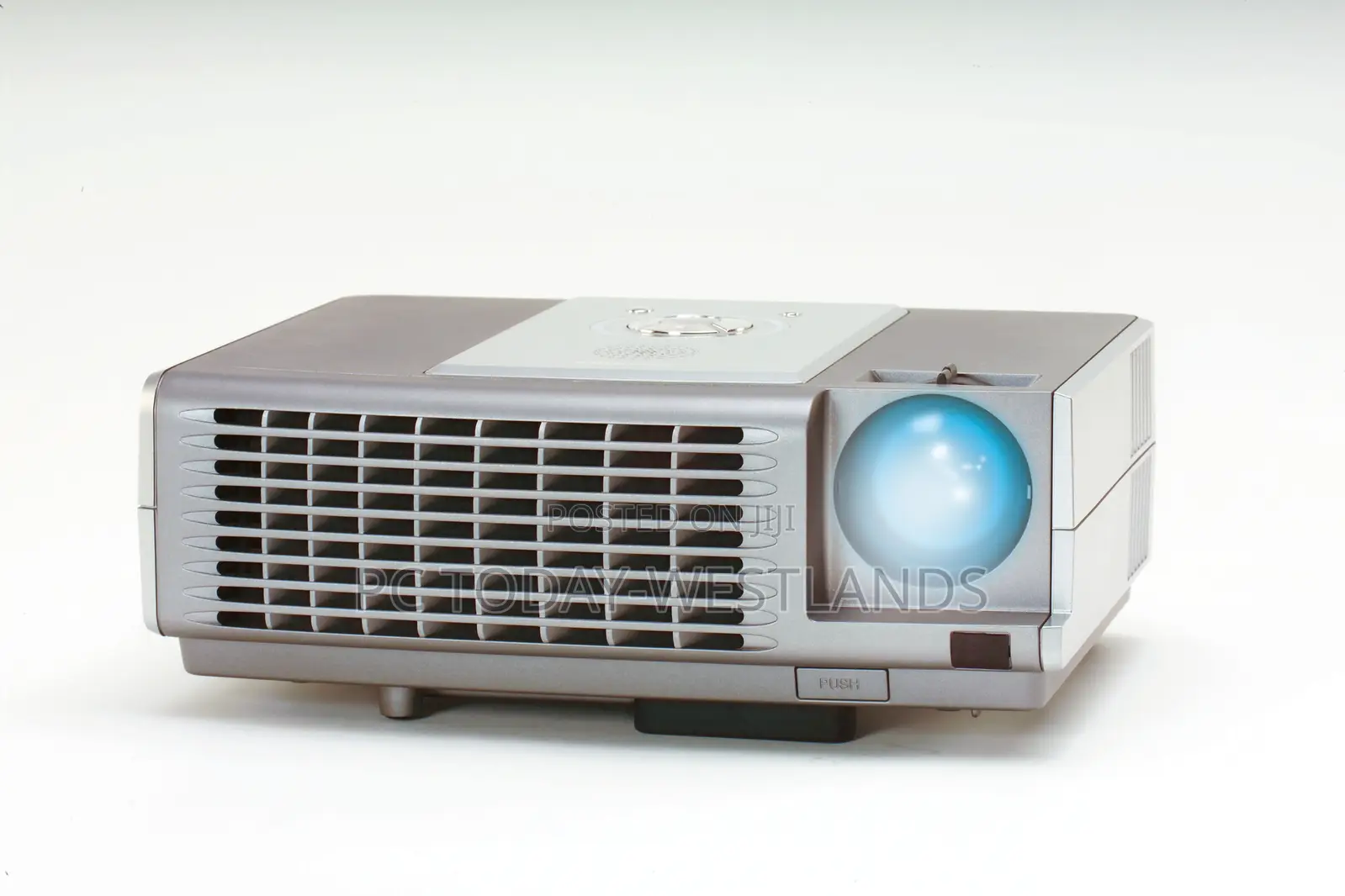 Toshiba TDP-S9 Projector DLP 1500 Lumens
