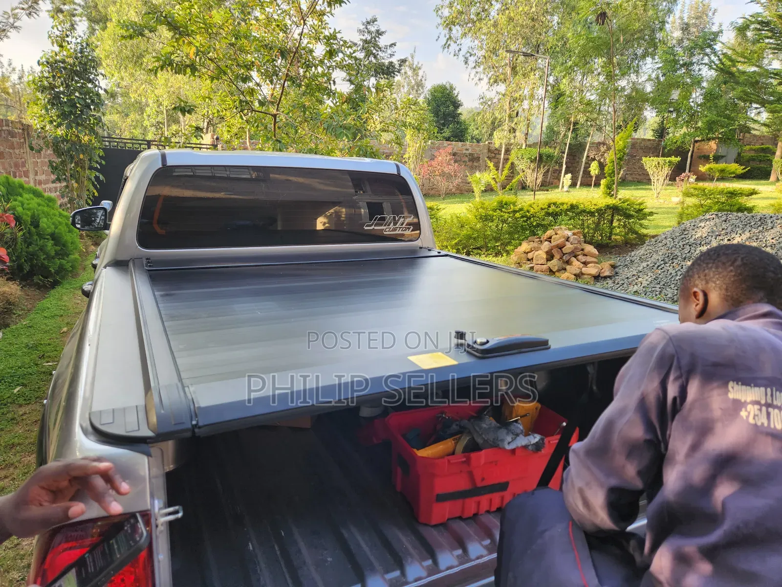 Pickup Truck Tonneau Bed Cover Is Designed