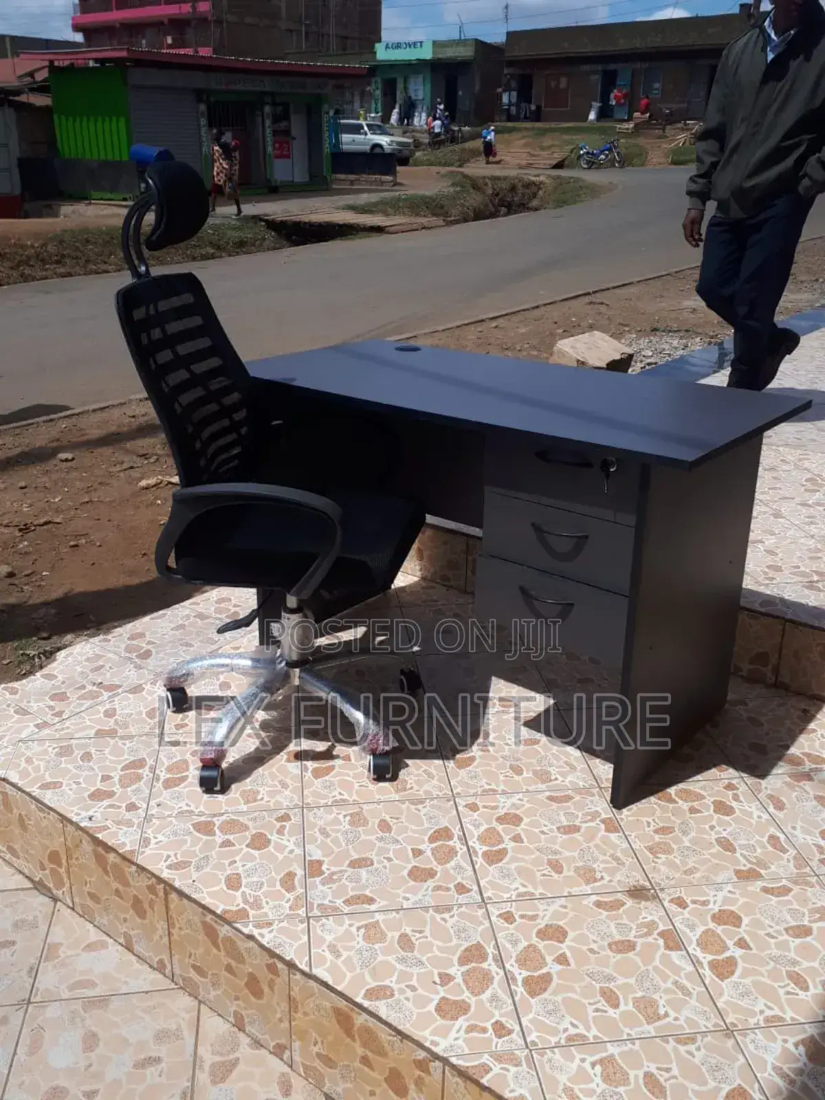 Ideal Office Chair Plus Office Desk
