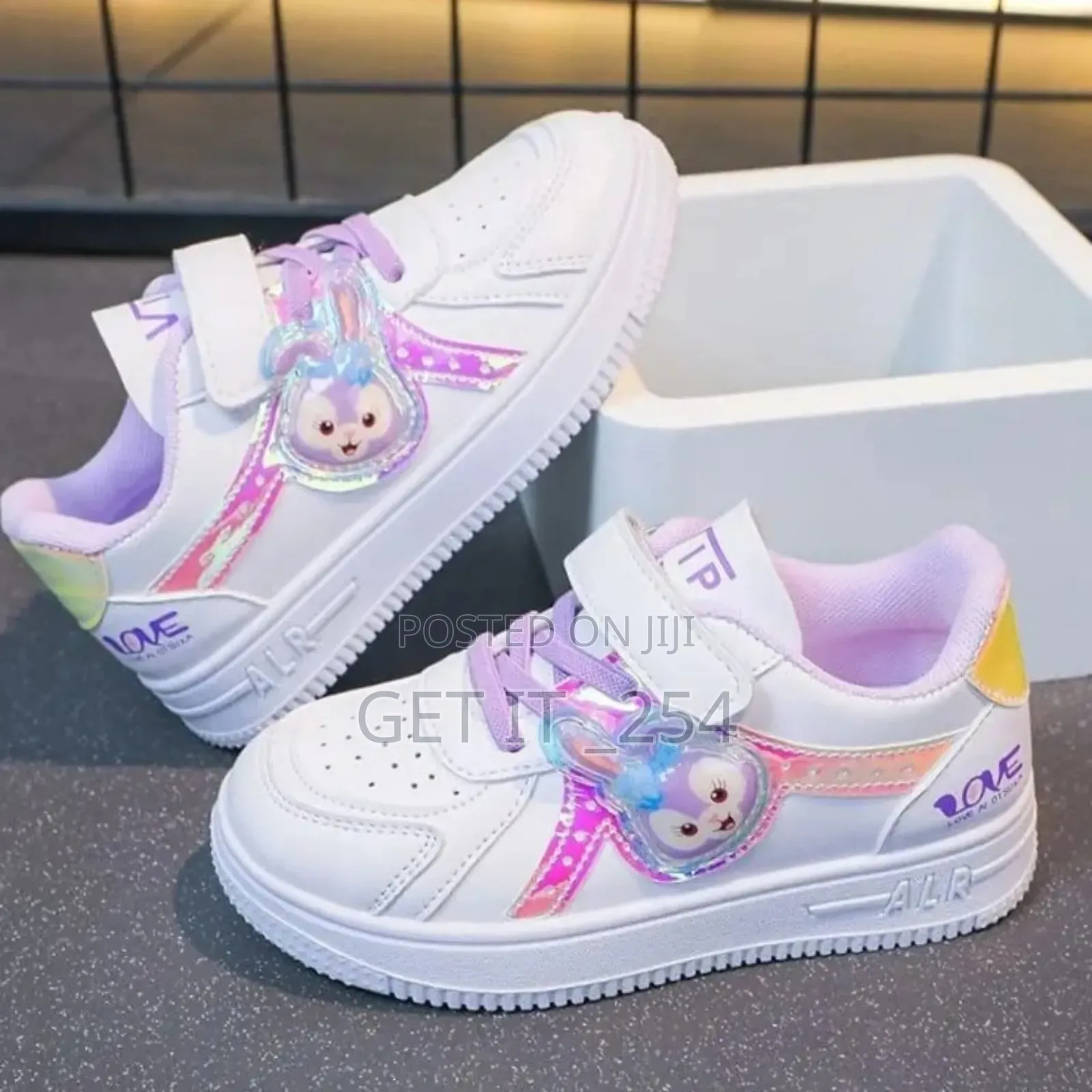 Girl's Stylish Sneakers 
Ize: 26-37
Shades: White And Pink