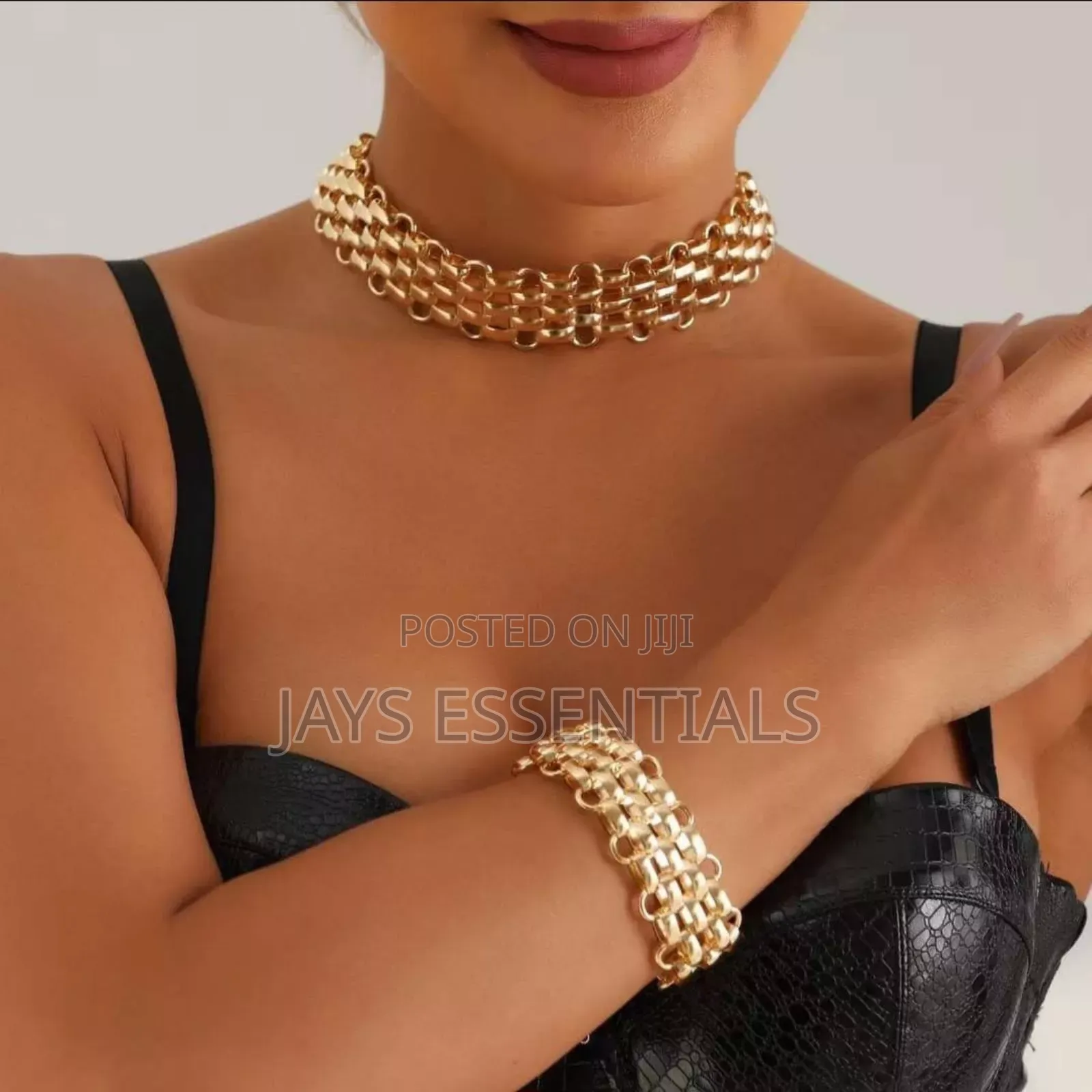 Elegant Set Of Jewelry