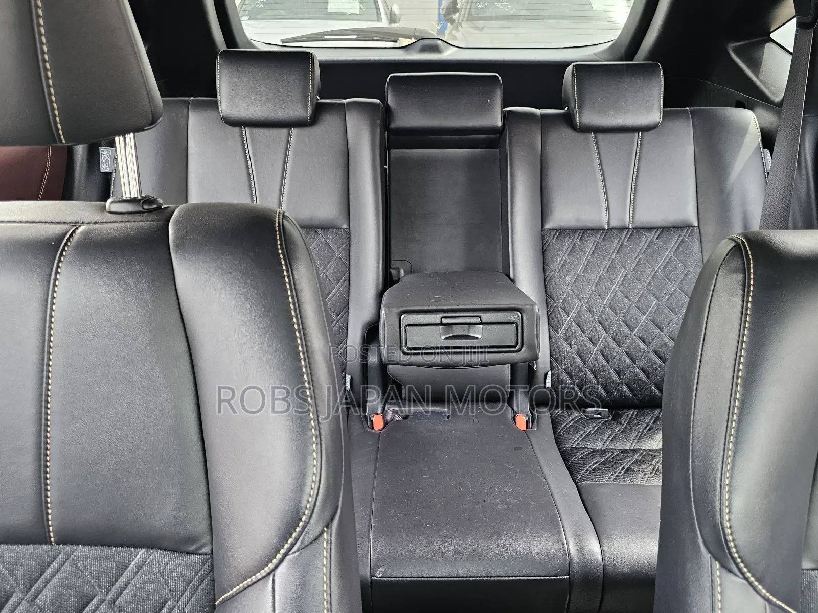 Toyota Harrier 2.0 2017 Black