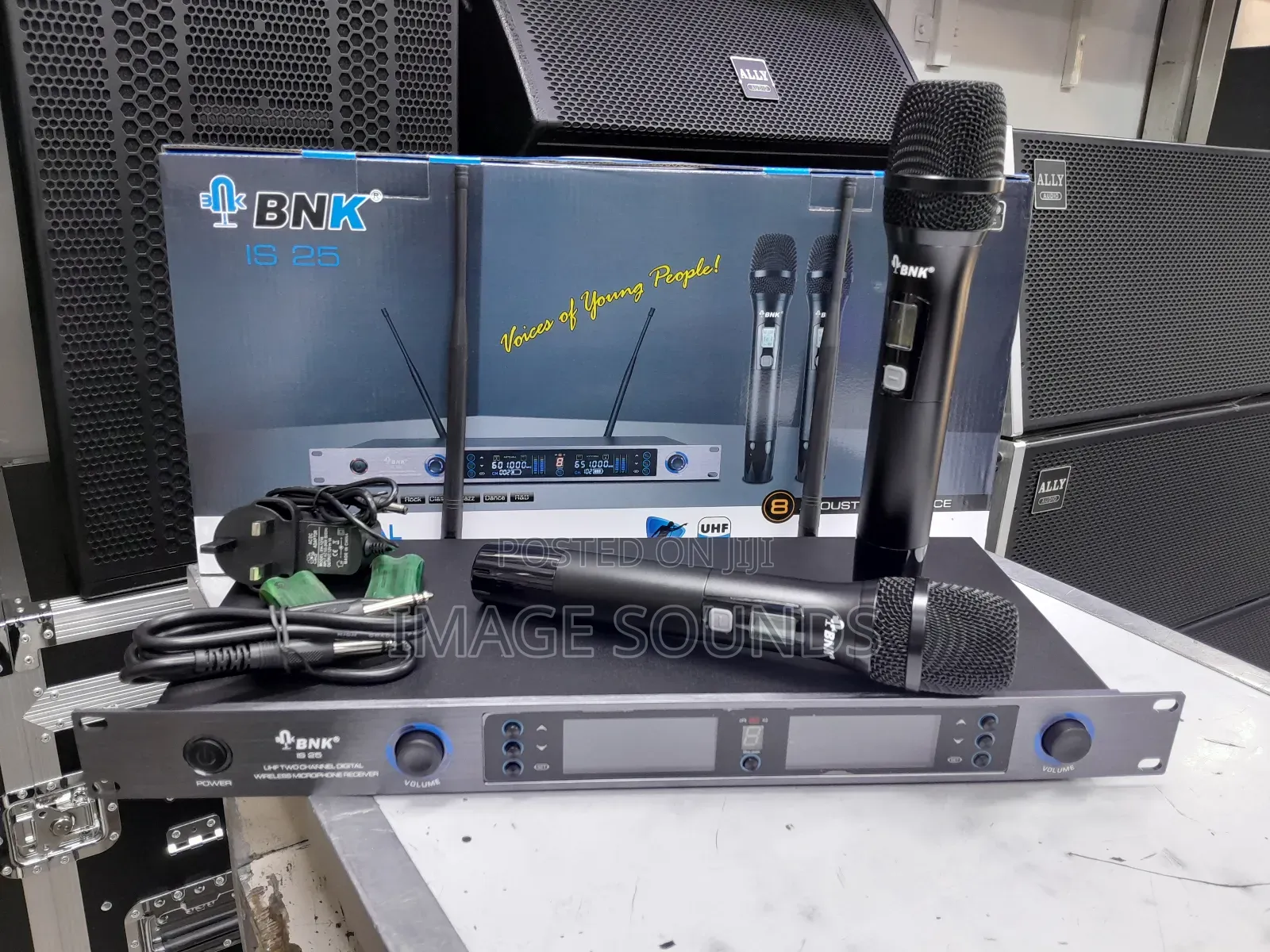 Is25 Wireless Microphone With 8 Acoustic Presence