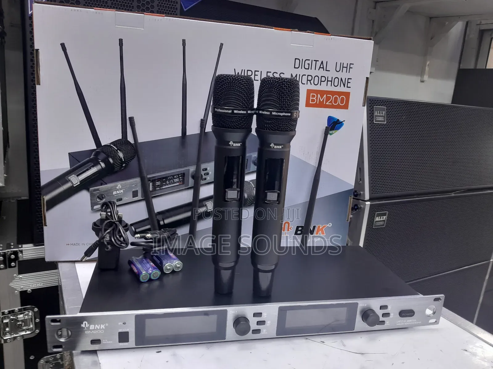 PA Microphone Wireless BM-200 With 4 Antennas