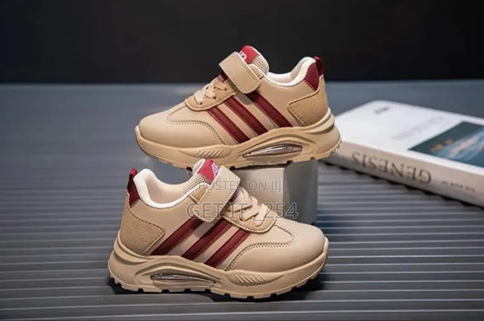 Kid's Elegant Sneakers 

Size: 26,27,29,31,32,33,35,