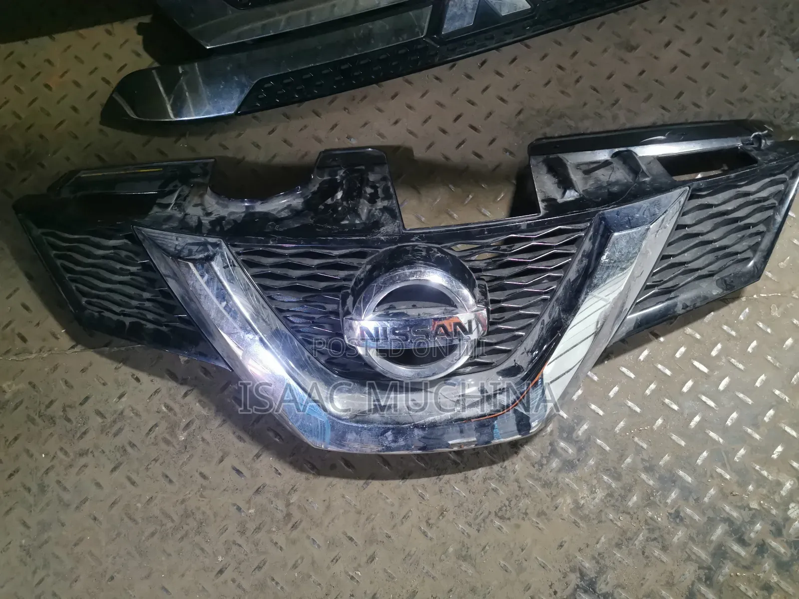 Xtrail NT32 Grill